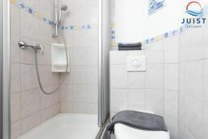 Et badeværelse på Töwerland Zimmer 5