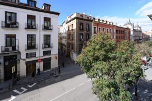 an overhead view of a city street with buildings at Lovely apartment temporal Madrid Centro SBE282D in Madrid