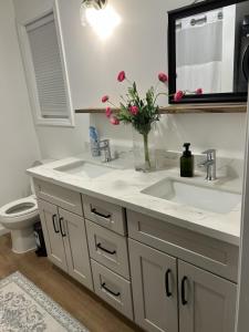 Ένα μπάνιο στο Charming 2-bedrooms in the heart of Willow Glen San Jose