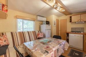 Gallery image of Mh 227 Les 3 coups aux Mathes in Les Mathes