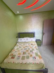 Postel nebo postele na pokoji v ubytování Modern Apartment near Agadir - Fast WiFi & Parking