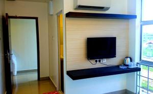 تلفاز و/أو أجهزة ترفيهية في فندق راسا سيريمبان