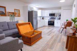 Кухня или мини-кухня в The Vida 1 Bed Pet-Friendly
