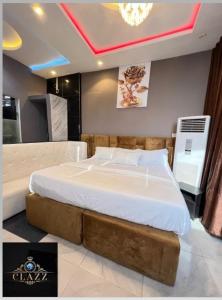 Kuchyň nebo kuchyňský kout v ubytování CLAZZ Hotel & Lounge