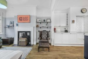 Kuchyň nebo kuchyňský kout v ubytování GuestReady - Stylish home in Manchester + 15 fotografií