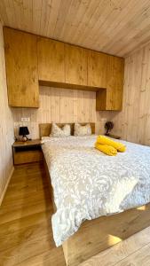 Postel nebo postele na pokoji v ubytování Chill House + 16 fotografií