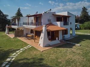 Budova, v ktorej sa vila nachádza