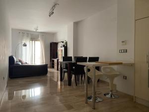 Posedenie v ubytovaní Suite Apartment City Center - Aloha Sevilla