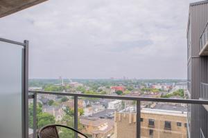 Balkón nebo terasa v ubytování Luxury East Side 1BR Apt Near Brady St with Balcony