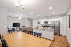 Dapur atau dapur kecil di The Cedar at Ducks Landing +11 gambar