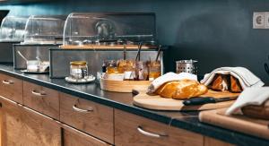 A kitchen or kitchenette at Gasthof Kummer