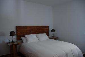 A bed or beds in a room at Finca Horno de Cal