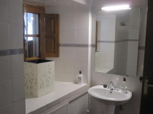 A bathroom at Finca Horno de Cal