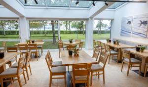 A restaurant or other place to eat at Gasthof Kummer