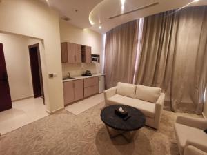 Kuchyň nebo kuchyňský kout v ubytování The S Hotel - jeddah - prince sultan street - فندق ذا اس - جده - طريق الامير سلطان