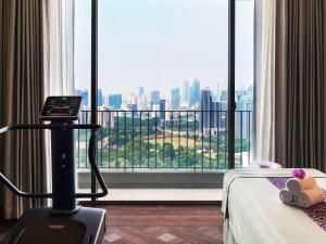 Ein Balkon oder eine Terrasse in der Unterkunft Fairmont Jakarta