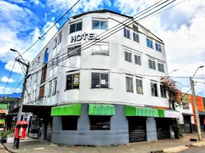 O edifício onde o hotel está situado