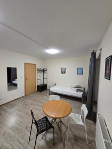 Postel nebo postele na pokoji v ubytování Rooms4Rest Skibicka - Private rooms for tourists - ATR Consulting Sp, z o,o,