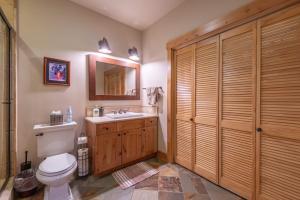 Fotografie z fotogalerie ubytování Deluxe Truckee Townhome 3BDR Dog Friendly Great Location v destinaci Truckee