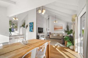 Μια τηλεόραση ή/και κέντρο ψυχαγωγίας στο Tairua Tides on Main