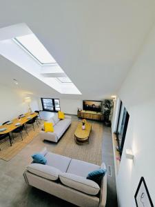 Posezení v ubytování Spacious 3 bedroom with large terrace and parking-SHUT1