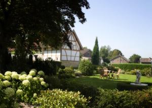 Afbeelding uit fotogalerij van Landhotel Alberts in Heijenrath