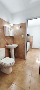 Et badeværelse på Flores del Alma PSC + 32 billeder