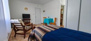 Et tv og/eller underholdning på Flores del Alma PSC