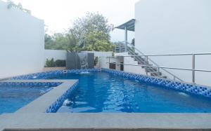Bazén v ubytování Grospe Resort Boracay by RedDoorz nebo v jeho okolí