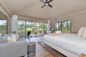 Voodi või voodid majutusasutuse Pokolbin Glamping - Sleeps 2. Eco-Friendly Single Glamping Tents toas