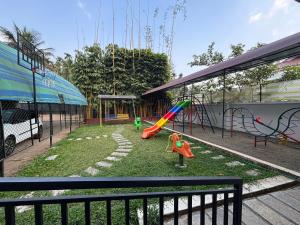 Herní místnost nebo prostor pro děti v ubytování Agasthya Private Pool & Park villa