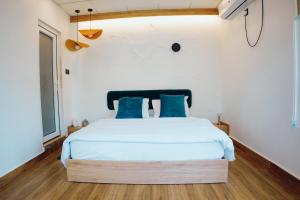 Art Bliss Hostel客房内的一张或多张床位