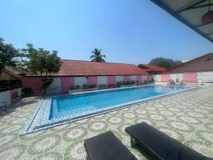 Bazén v ubytování Khampaseuth Hotel nebo v jeho okolí + 23 fotografií