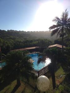 Piscina de la sau aproape de Chakas Rock Chalets 28 - newly renovated, ground floor unit