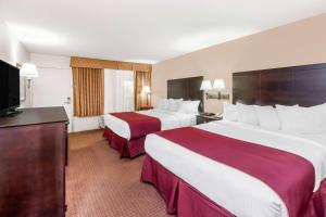 Gallery image of Ramada by Wyndham Grayling Hotel & Conference Center in Grayling +32 photos