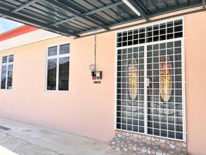 Fotografie z fotogalerie ubytování Homestay Taman Sari Unit D, Kota Bharu v destinaci Kota Bharu + 6 fotografií