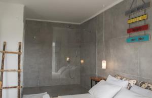 Koupelna v ubytování Pataros Hotel