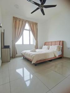 Giường trong phòng chung tại SKS Larkin Stadium Larkin Terminal Bus Town Area JB City