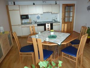 Dining area sa apartment