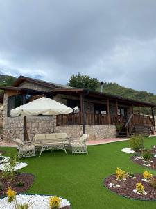 Garden sa labas ng HillStone Adrasan, A premium Stone House