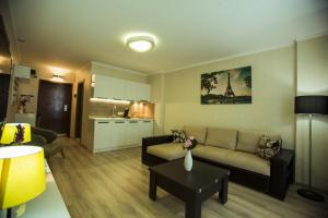 Kuchyň nebo kuchyňský kout v ubytování Aparthotel Holiday Lux Batumi