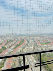 Γενική άποψη της πόλης Greater Noida ή θέα της πόλης από  αυτό το διαμέρισμα +1 φωτογραφίες