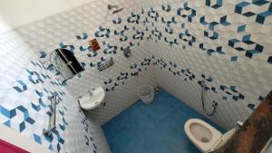 Sky's Surf Hostel的一间浴室