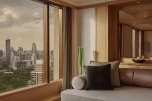 Ein Sitzbereich in der Unterkunft Banyan Tree Bangkok