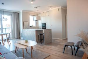 Η κουζίνα ή μικρή κουζίνα στο SEApartment z widokiem na morze
