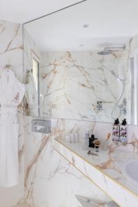 パリにあるHôtel Kleber Paris & Spaのギャラリーの写真