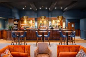 Lounge nebo bar v ubytování Thatchers East Horsley