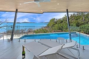 Kolam renang di atau dekat dengan Hidden Cove 2 - Beachfront, Private Pool & Buggy