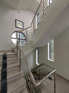 Foto da galeria de Jhalana Retret Rooms ,Farm ,Pool, Mountain view em Jaipur