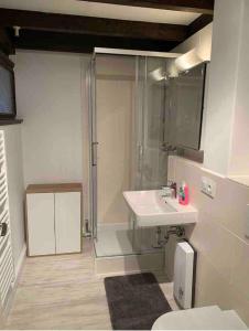 Koupelna v ubytování Gemütliche Ferienwohnung Vorauf Siegsdorf Ruhige Lage